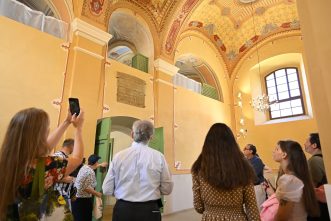 Tour of the Old Synagogue
