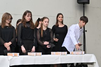 Shem V'ner Candle Lighting