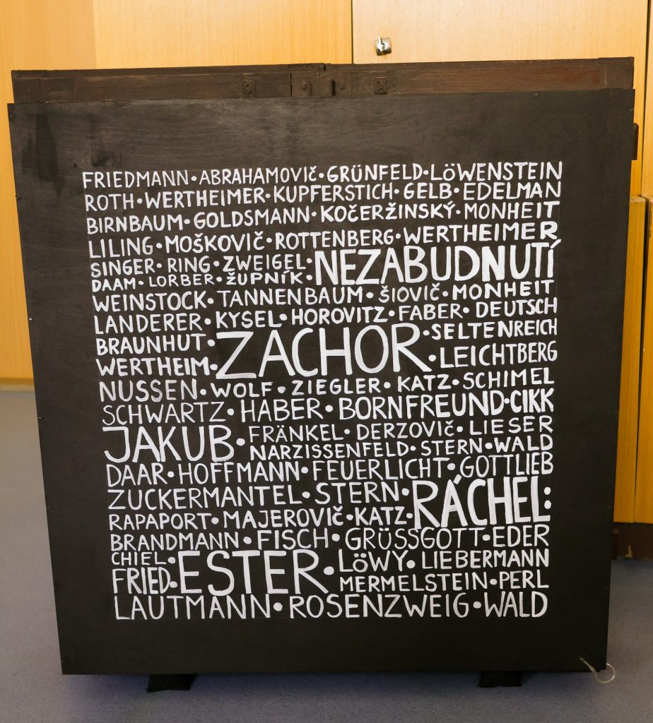 1st Place: Nina Krjaková (Back View)
